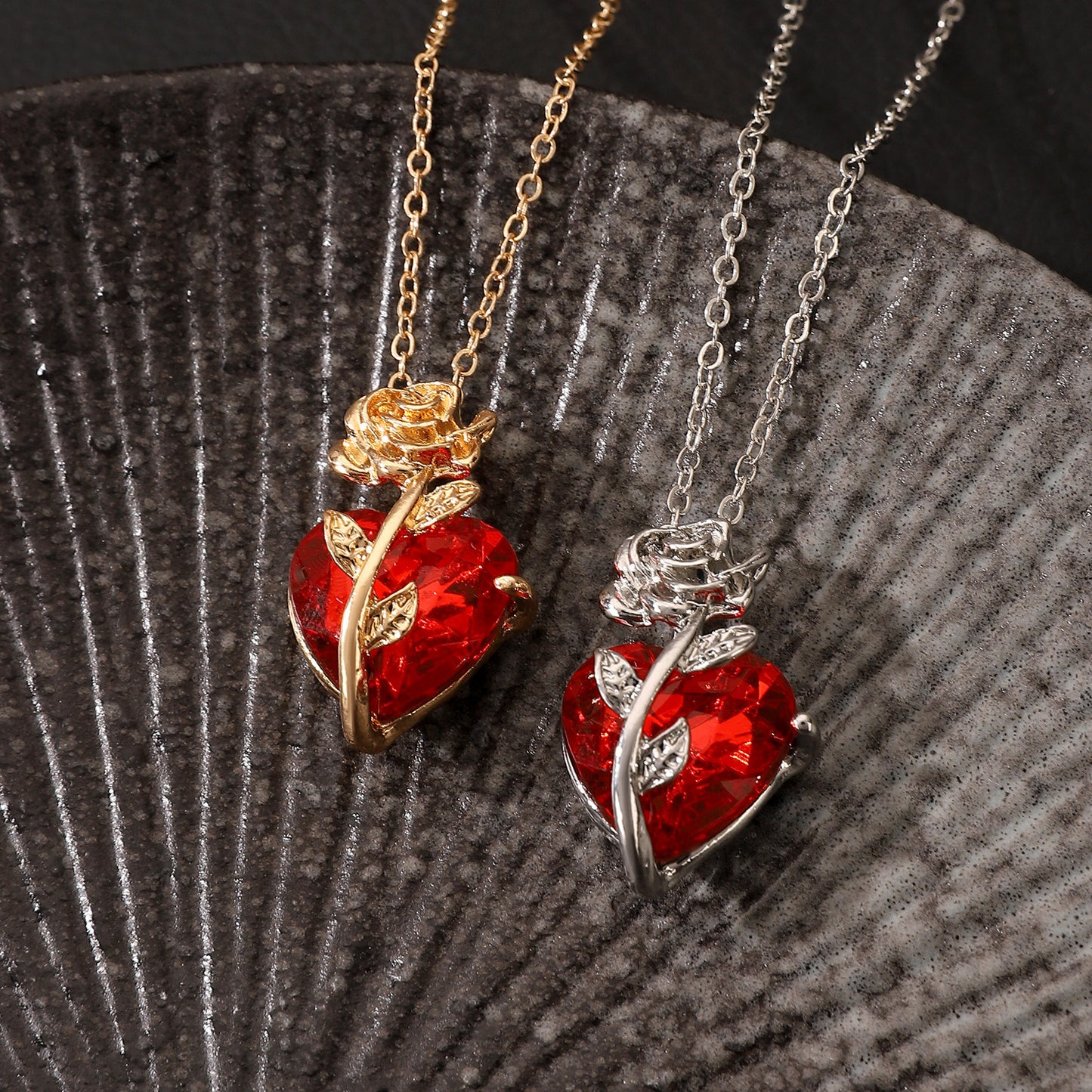 Rose Heart Necklace Pendant - PixliFi